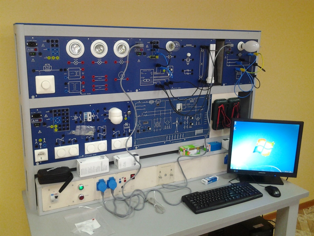 В Смоленском технологическом техникуме введена в эксплуатацию учебно-прикладная лабораторная установка «Электромонтажные технологии и электробезопасность»